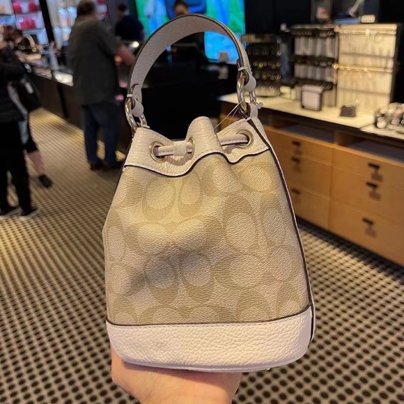 Coach Dempsey Bucket Bag 15 In Signature Canvas With Heart Charm - Picture 3 of 7